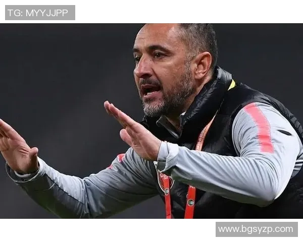 足球巨星化身搞笑歌手带来欢乐旋律引发球迷热议与欢笑